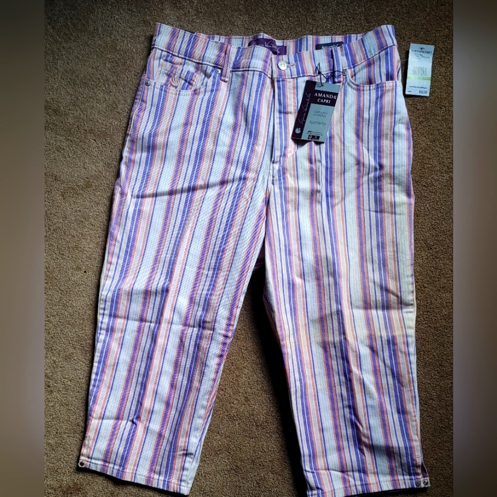 NWT Gloria Vanderbilt Amanda capri size 14 striped pink/purple/white
